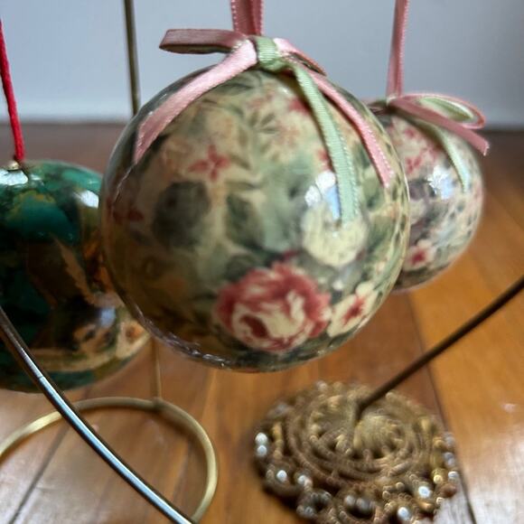 Vintage Decoupage Christmas Ball Ornament Set of 3 - Paper Mache Angel & Roses - Picture 12 of 14